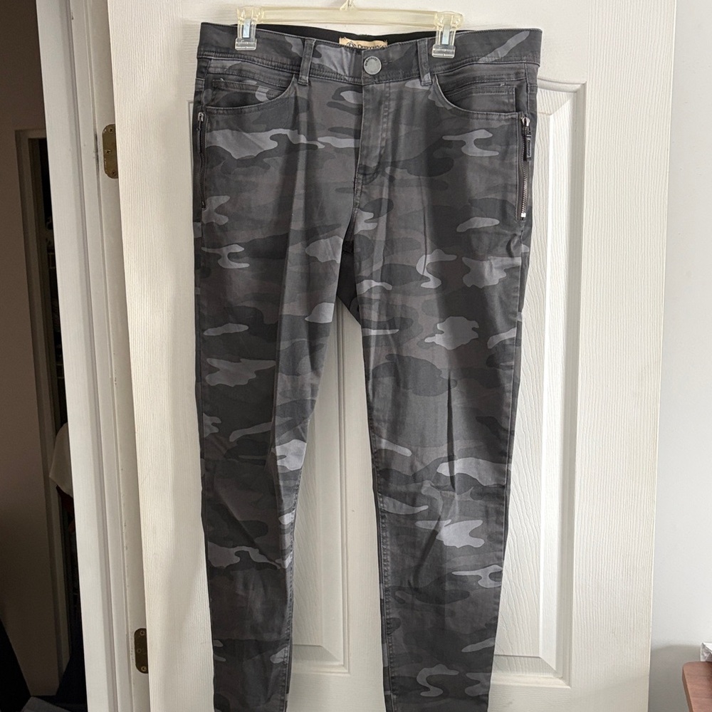 Gray Black Camouflage Skinny Pants
